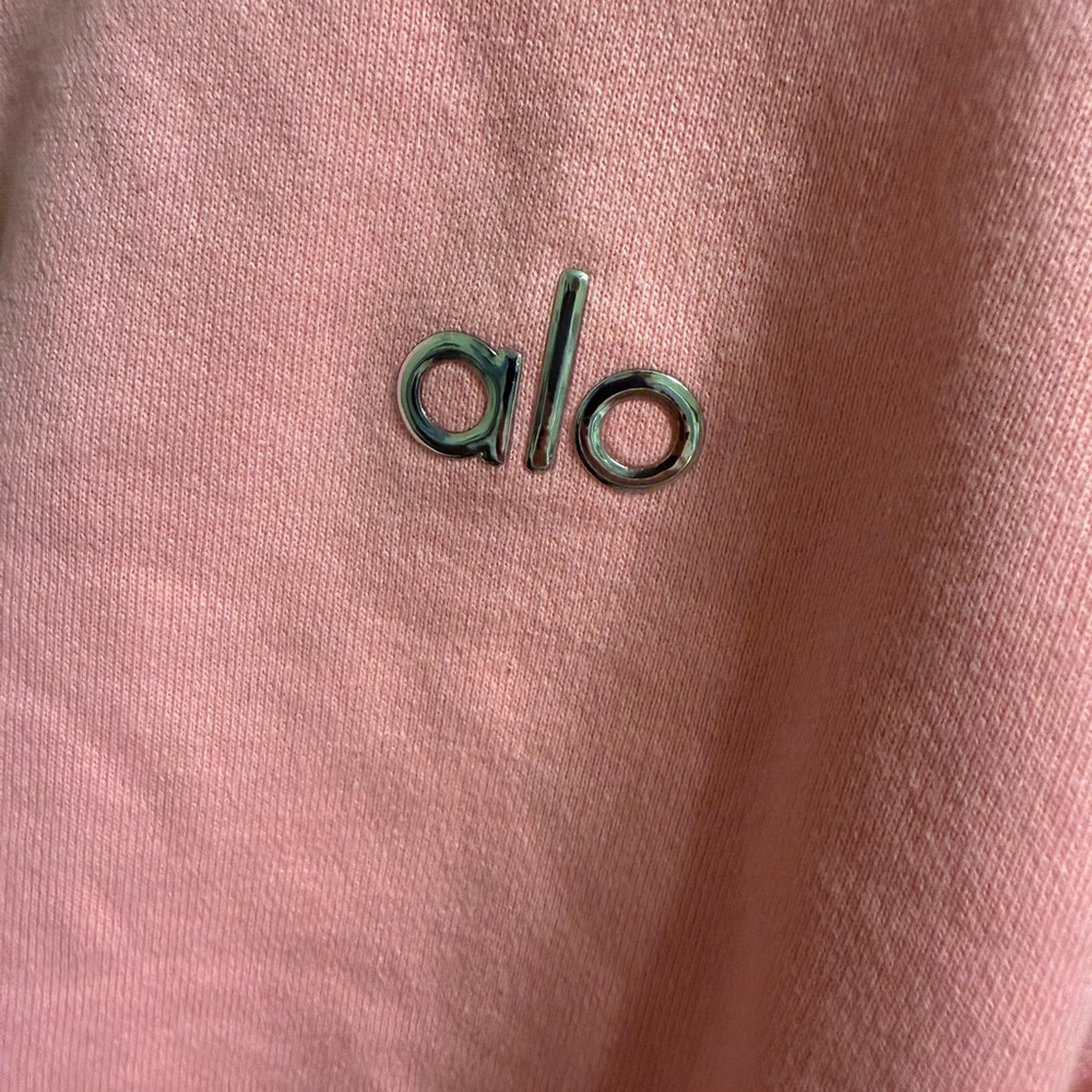 💕NWT ALO Yoga Pink Bubblegum Cropped Crewneck💕 - Picture 4 of 6